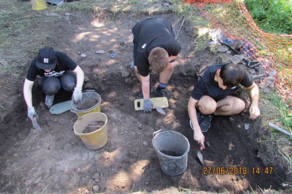 june18-dig-422099AA5-12C7-7871-D9E5-E79137EF2656.jpg